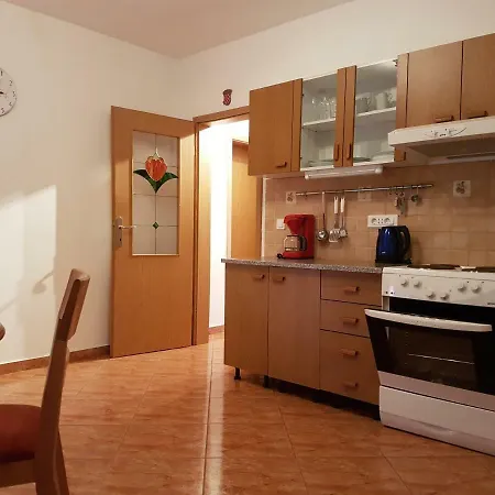 Apartment Eni *