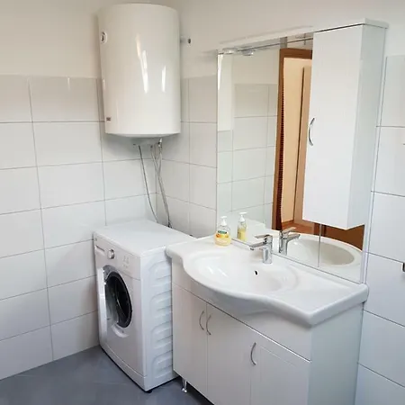 Apartment Eni *